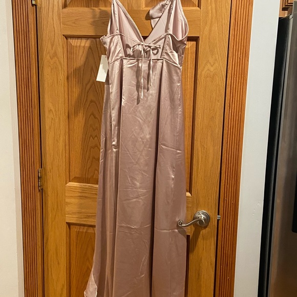 Spaghetti strap gown - Picture 1 of 5
